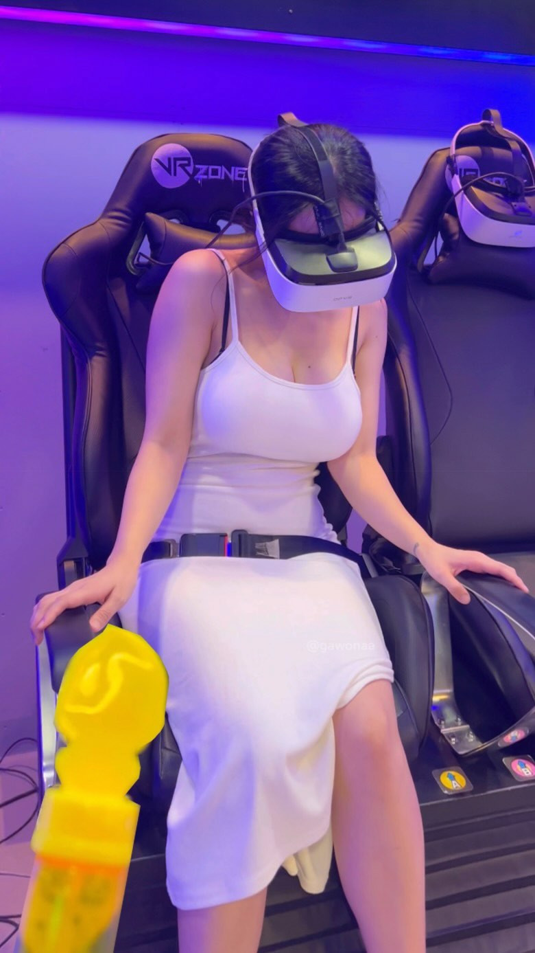 Nhờ biết cách chọn trang phục phù hợp với số đo cơ thể, chất liệu dày dặn, co giãn mang lại cảm giác thoải mái khi tập luyện mà Wony nhận được nhiều lời khen ngợi của dân mạng.