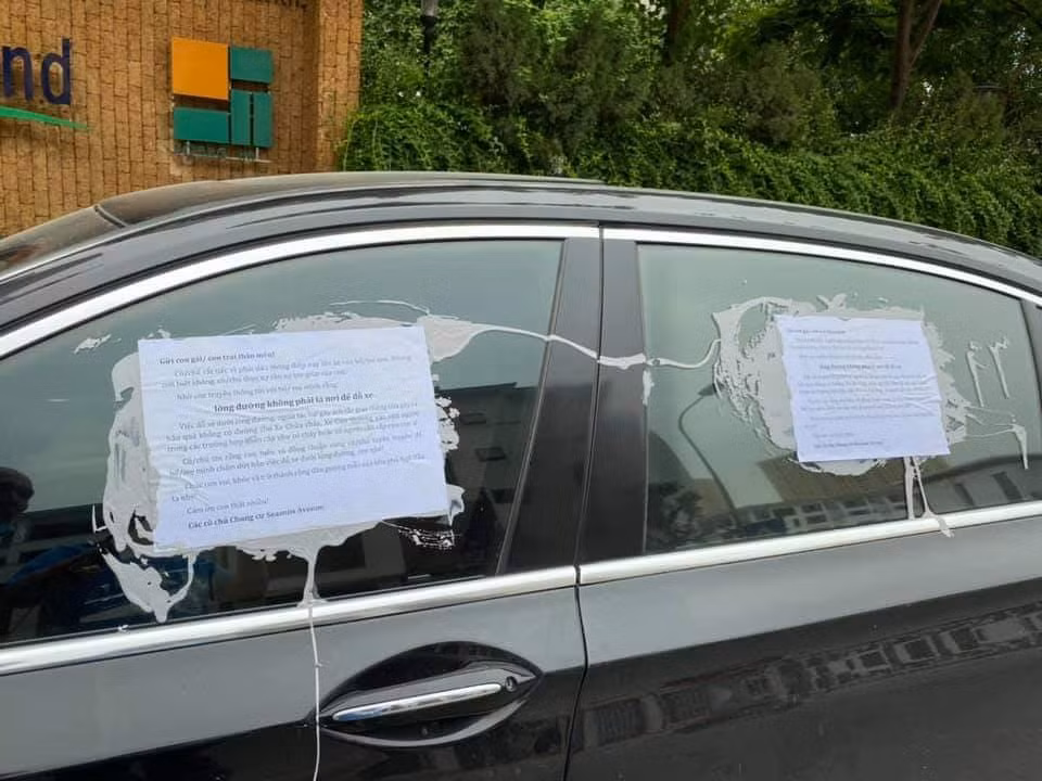 Hy vọng sự cố này sẽ giúp chủ xe để ý hơn tới việc đỗ xe đúng nơi quy định, không gây ảnh hưởng tới mọi người.