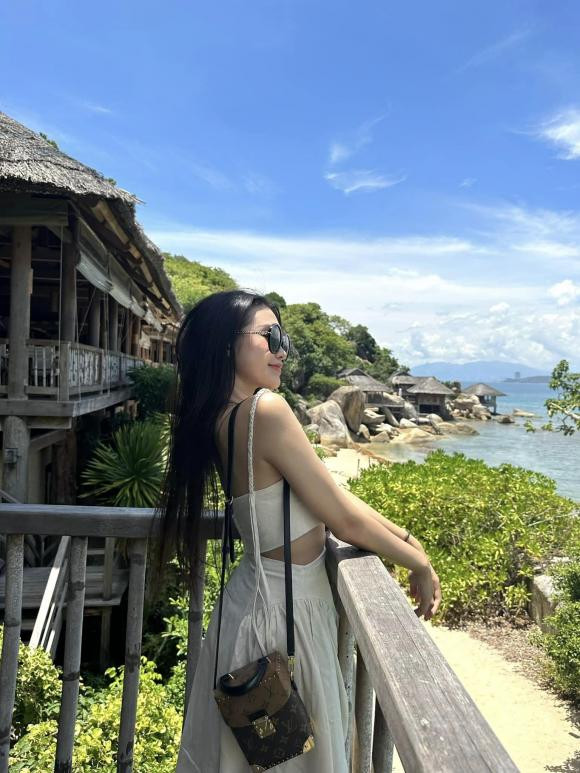 Nhưng những hình ảnh Đoàn Văn Hậu và Doãn Hải My bên nhau vẫn bị rò rỉ trên group kín.