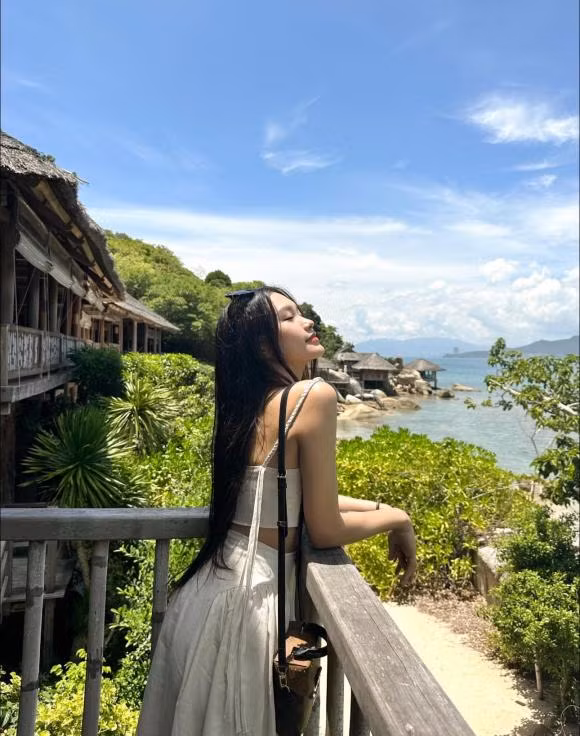 Dưới phần bình luận, các fan của Doãn Hải My hết lời khen ngợi khi cô nàng ngày càng nuột nà về body.