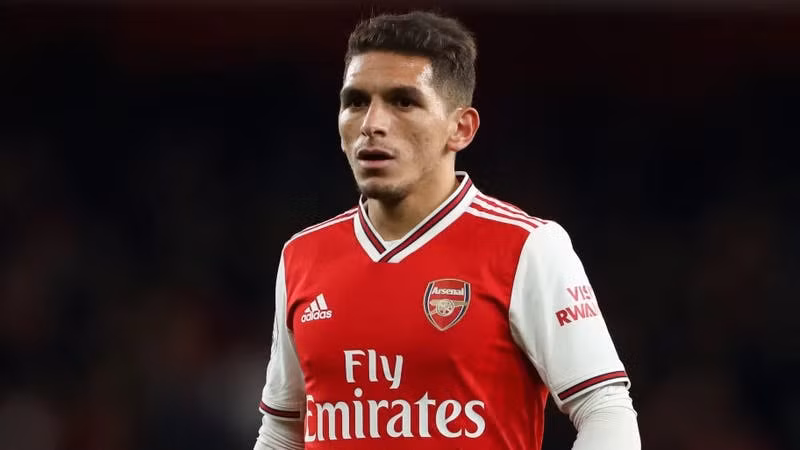 Chuyển nhượng bóng đá từ Independent, Lucas Torreira đã hoàn tất thủ tục kiểm tra y tế tại Atletico Madrid,và anh sẽ chuyển đến sân Wanda Metropolitano thi đấu dưới dạng cho mượn với một điều khoản mua đứt sau đó.