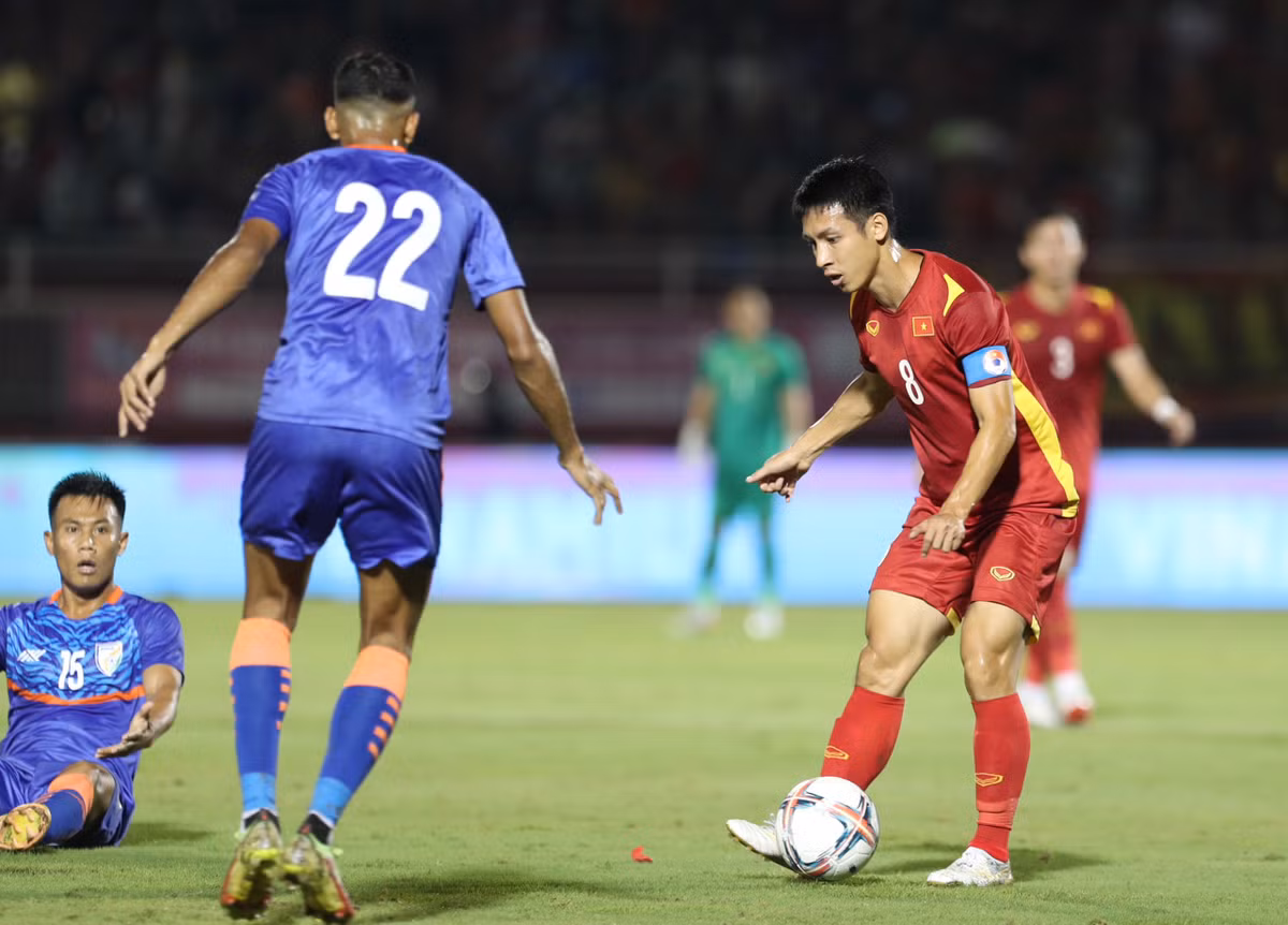 Thang An Do, doi tuyen Viet Nam nang cup vo dich giai Tam hung-Hinh-2