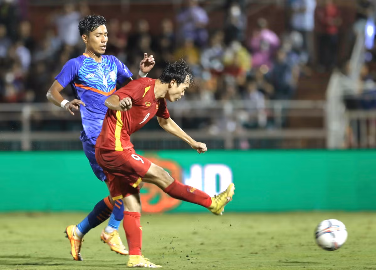 Thang An Do, doi tuyen Viet Nam nang cup vo dich giai Tam hung-Hinh-3