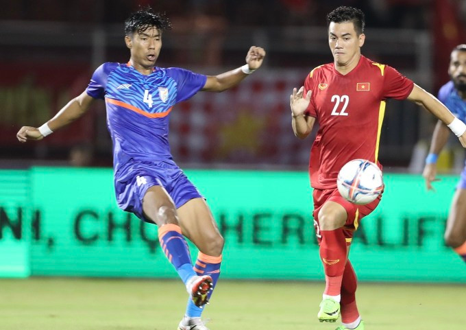 Thang An Do, doi tuyen Viet Nam nang cup vo dich giai Tam hung-Hinh-6