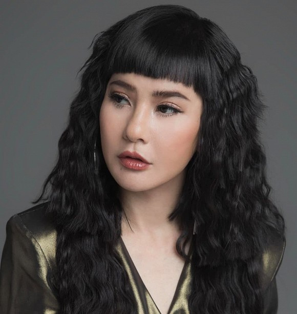 O tuoi 50, Cat Phuong doi kieu toc fan ran ran khen tre-Hinh-8