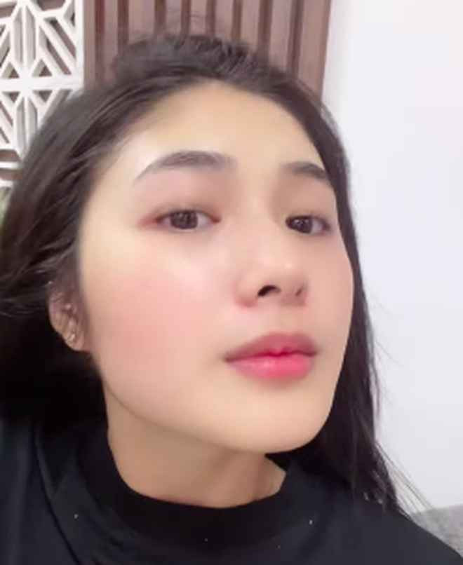 Mỗi lần đăng hình ảnh hay clip lên trang cá nhân, Quỳnh Alee thu về lượng tương tác khủng. Trước đó, cô từng gây sốt với bộ ảnh mừng tuổi 20 hồi cuối tháng 12.