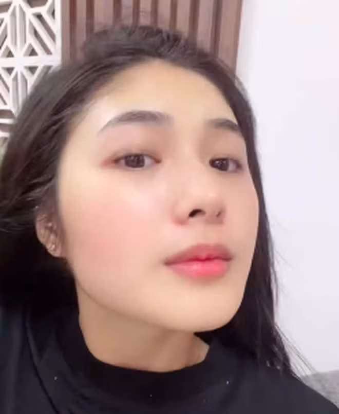 Mỗi lần đăng hình ảnh hay clip lên trang cá nhân, Quỳnh Alee thu về lượng tương tác khủng. Trước đó, cô từng gây sốt với bộ ảnh mừng tuổi 20 hồi cuối tháng 12.