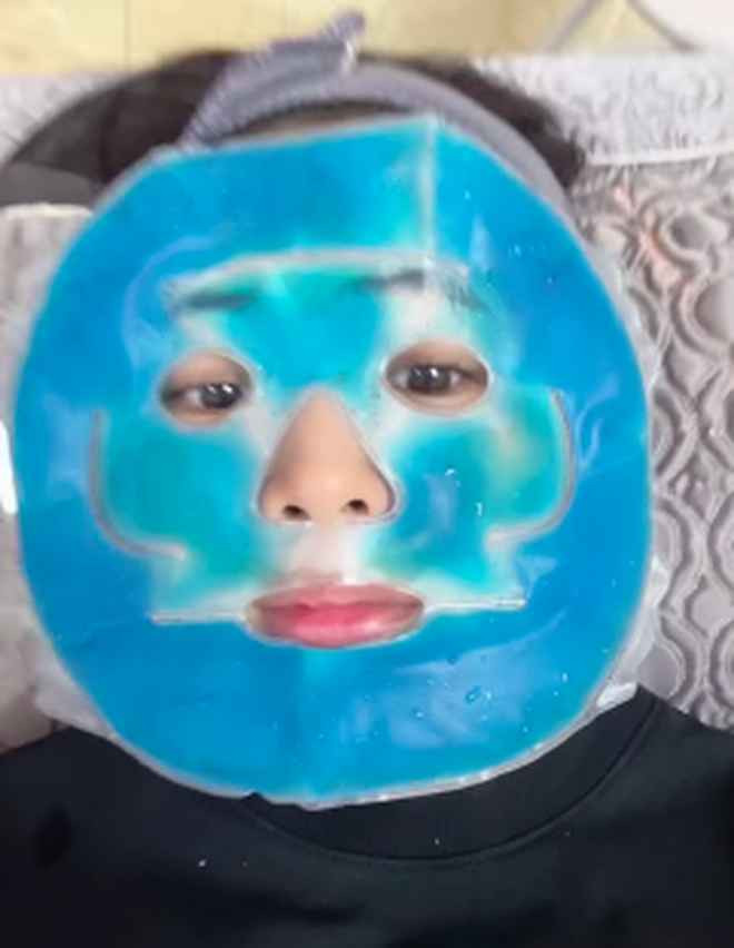 Quỳnh Alee cũng chịu khó thay đổi phong cách thời trang từ trẻ trung, năng động đến nóng bỏng, quyến rũ.