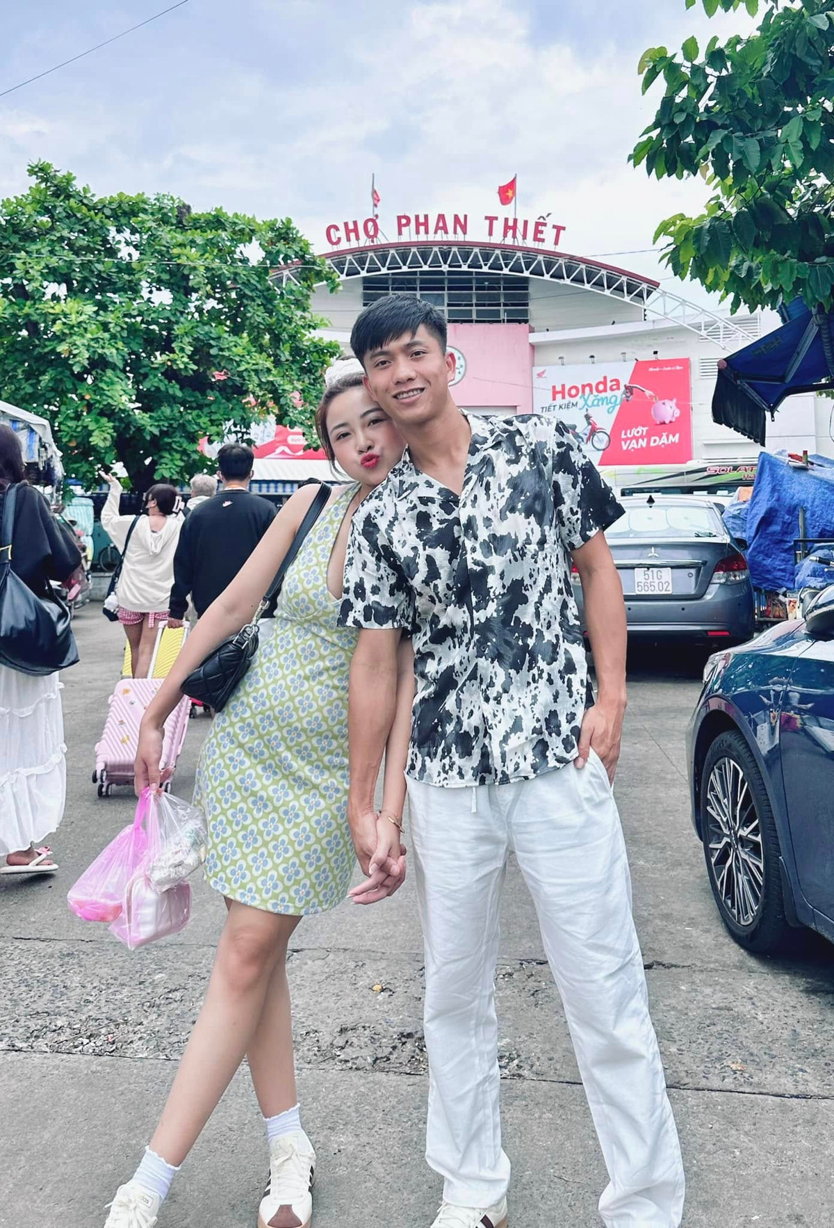 Đến nay, gia đình nhỏ của cặp đôi Văn Đức - Nhật Linh đã có thêm 2 em bé kháu khỉnh là Dâu Tây (Thùy An) và Khoai (Gia Phú).