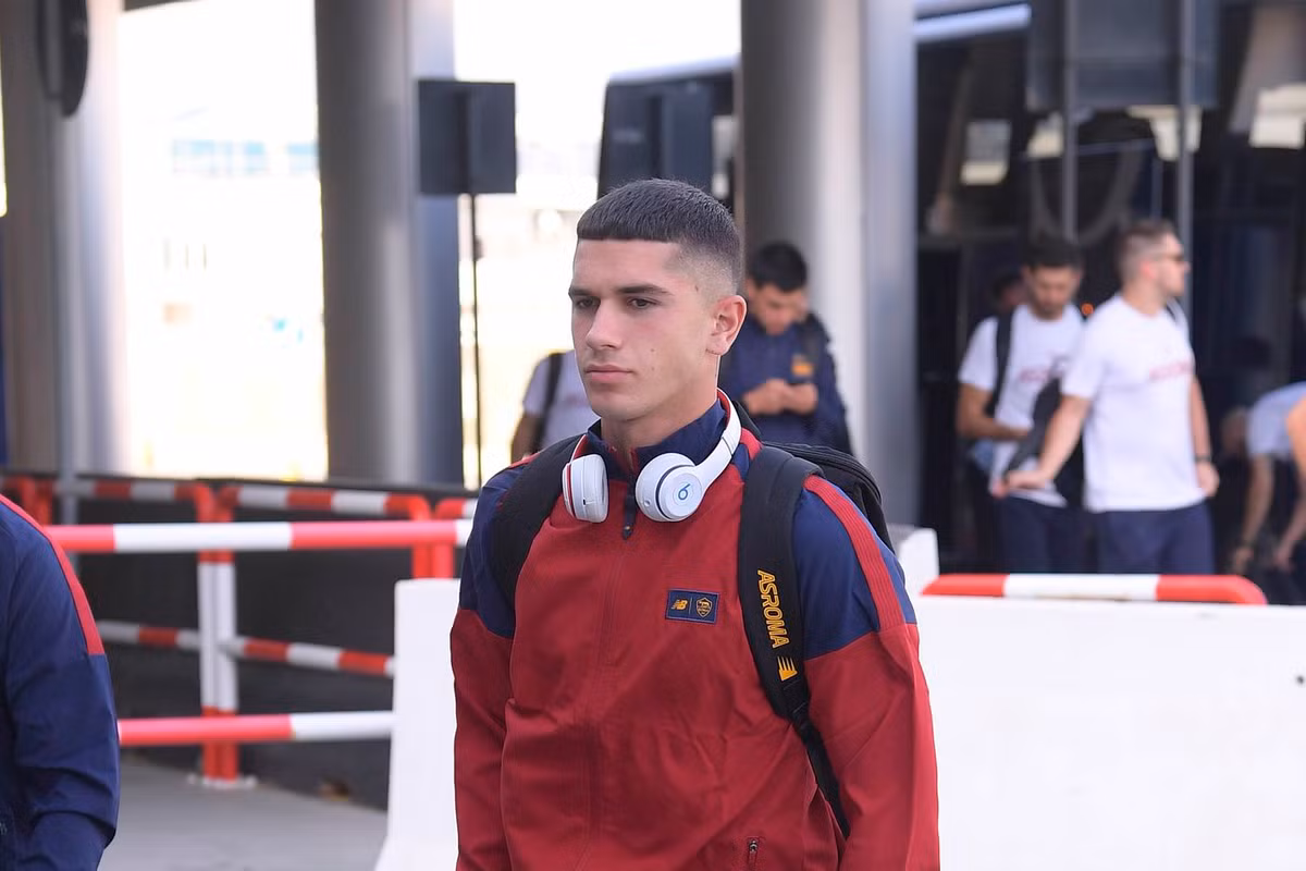 Có một chi tiết đáng chú ý rằng người đại diện của Volpato là huyền thoại Italy, Francesco Totti.