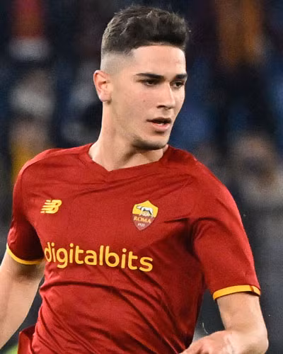 Trước việc "Azzurri" không thể giành vé dự World Cup 2022, Australia muốn chớp cơ hội để sở hữu một trong những cầu thủ trẻ tiềm năng của bóng đá thế giới bằng đề nghị đưa Volpato đến giải đấu tại Qatar.