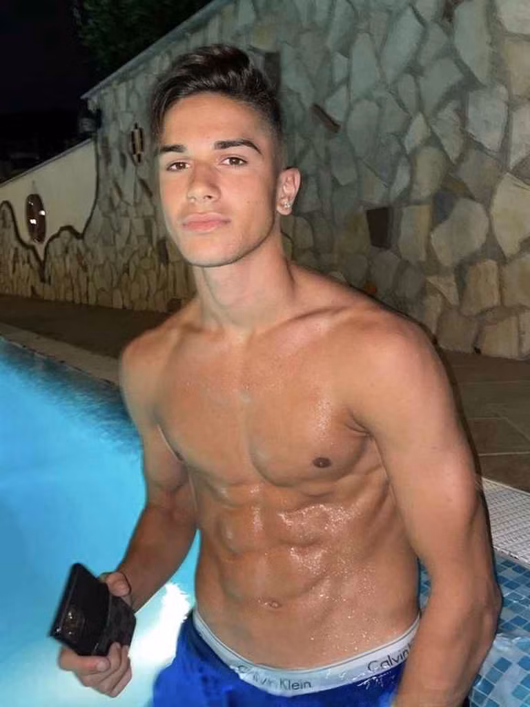 Về phía HLV Arnold, ông vẫn mở đường để đón Volpato lên tuyển Australia trong thời gian tới: "Volpato là một cầu thủ trẻ tài năng. Chắc hẳn cậu ấy đã nghe theo lời khuyên từ người thân trước khi đưa ra quyết định. Volpato từ chối dự World Cup 2022 nhưng không đồng nghĩa với việc cậu ấy tiếp tục từ chối tuyển Australia trong tương lai".