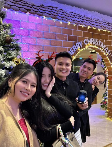 Những bức hình được họ hàng của Quang Hải chia sẻ nhanh chóng thu hút sự chú ý của dân mạng.