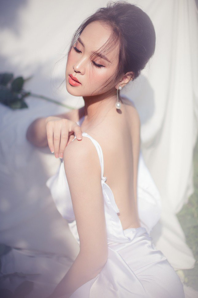 Theo Diệu Ngân, tố chất đầu tiên để trở thành MC giỏi là phải có giọng nói hay, ngoại hình chỉn chu nhưng chưa đủ. Người dẫn chương trình cũng cần phải hội tụ được nhiều yếu tố chuyên môn như kiến thức tổng hợp, khả năng ứng biến, thậm chí là cảm xúc hình thể...