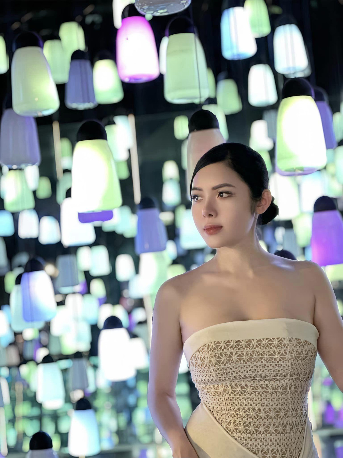 Tuy bánh chứng, thịt kho,... ngày Tết chứa nhiều calo, song quế Chi không gặp áp lực tăng cân, bởi cô duy trì chế độ ăn chay trường khoảng 6 năm nay.