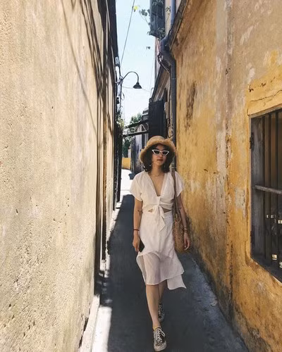 Trải qua cuộc hôn nhân đầu tiên đổ vỡ, Mi Vân dần trở nên kín tiếng hơn trong cuộc sống.