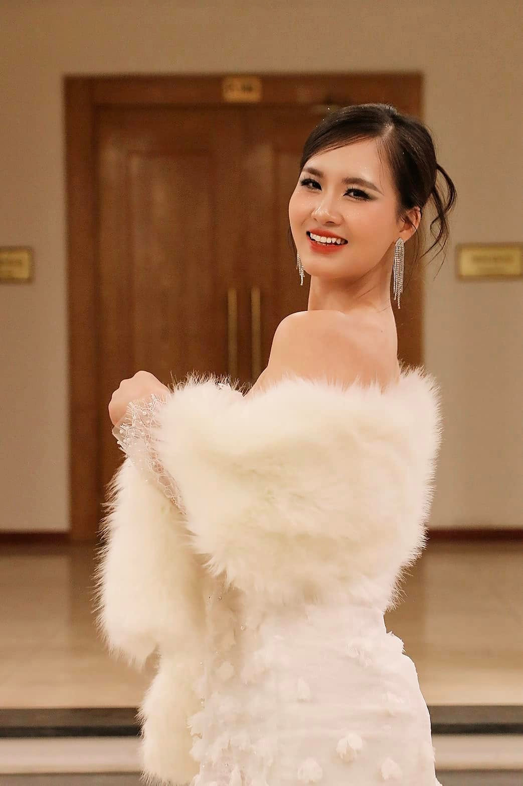 Phương Mai chia sẻ: "Video ra đời chỉ trong một lần bấm máy quay ngẫu nhiên. Mình cũng rất bất ngờ khi được mọi người quan tâm chú ý đến vậy. Video đó đạt được gần 30 triệu views trên TikTok cá nhân và cũng được lan truyền khắp các nền tảng mạng xã hội".