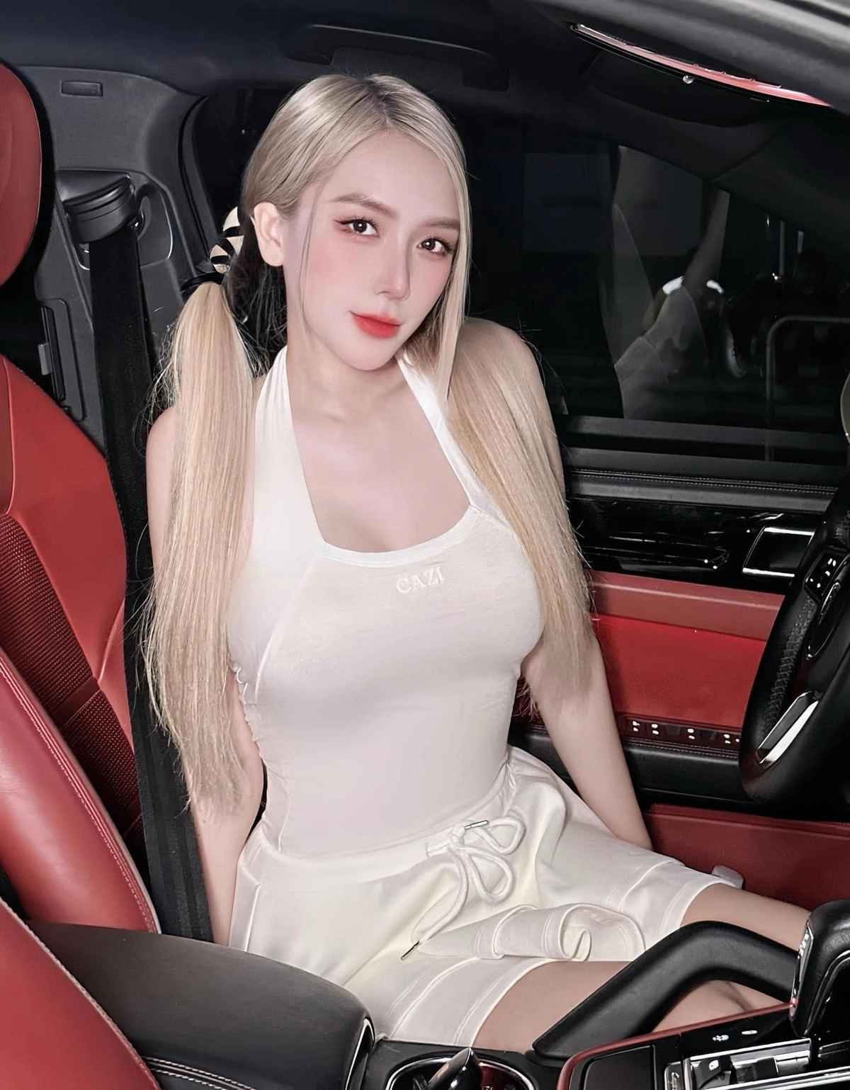 Sau khi lấy chồng, nữ DJ Thảo Bebe cho hay cô không bó buộc bản thân theo một phong cách nào mà sẽ tùy ứng, biến đổi phụ thuộc hoàn cảnh và công việc.