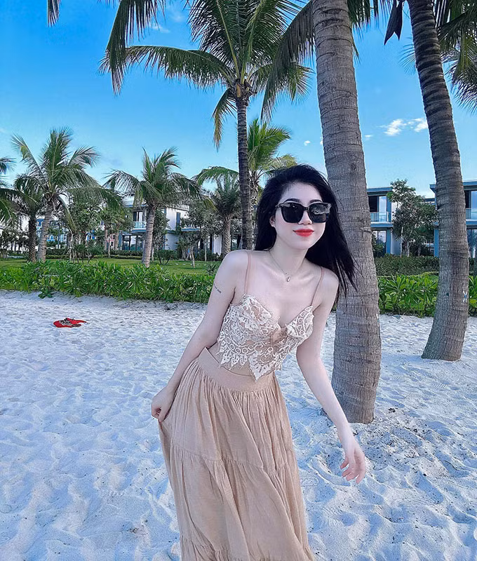 Theo nhận xét của nhiều người, Nụ ngày càng nhuận sắc theo thời gian.