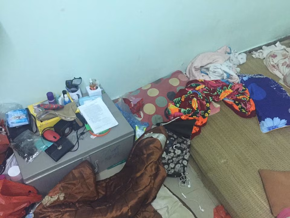 Phải ở chung với một người bừa bãi thật khủng hoảng hết chỗ nói.