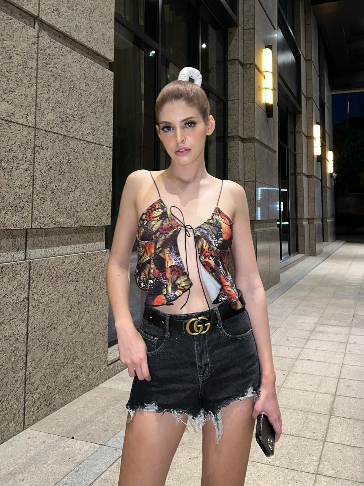 An Tây từng gặp không ít lùm xùm về chuyện tình cảm hay cách đây chưa lâu, cô nàng bị nghi liên quan tới đường dây "đi khách". Tuy nhiên, tất cả chỉ dừng lại ở mức tin đồn.