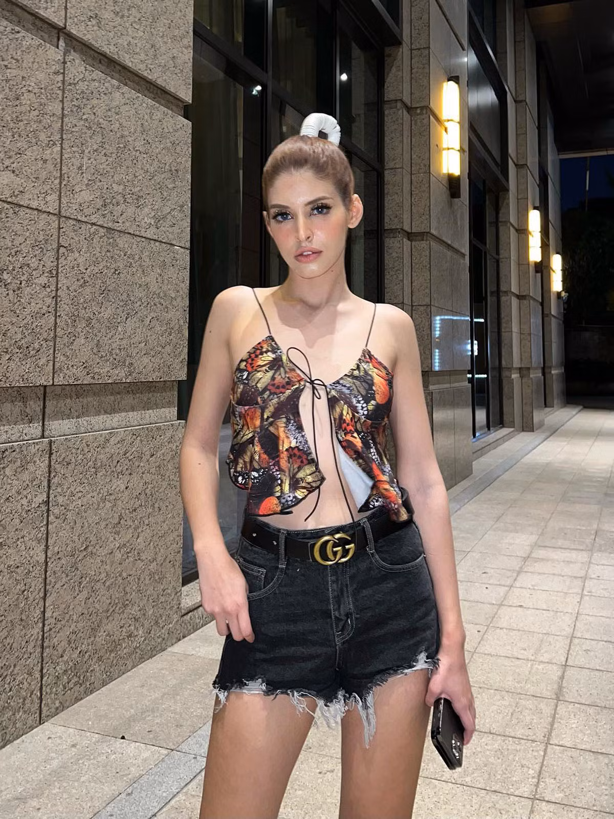 An Tây từng gặp không ít lùm xùm về chuyện tình cảm hay cách đây chưa lâu, cô nàng bị nghi liên quan tới đường dây "đi khách". Tuy nhiên, tất cả chỉ dừng lại ở mức tin đồn.