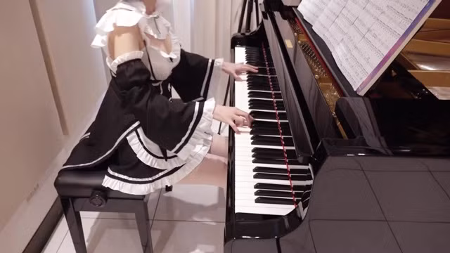 Sự nổi bật của kênh YouTube này khiến người xem đồng lòng "đẩy view". Cư dân mạng đã cùng nhau chia sẻ video, bình luận và kêu gọi bạn bè vào xem, tạo thành một làn sóng mạnh mẽ để giúp kênh nhanh chóng phát triển. Nhờ đó, kênh YouTube từ 53 người theo dõi đã vươn lên con số hàng nghìn chỉ trong một thời gian ngắn.