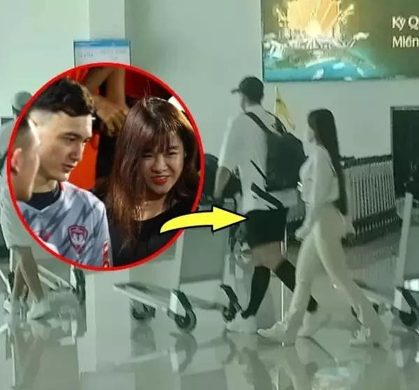 Văn Lâm hiện đã về nước, đầu quân cho CLB Bình Định. Trước đó, Yến Xuân cũng được bắt gặp đưa bạn trai tại sân bay khi từ Nhật trở về.