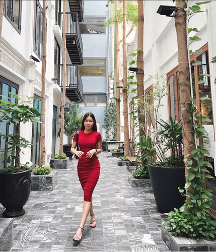 Trong suốt thời gian bạn trai thi đấu tại nước ngoài, không ít lần Yến Xuân bay qua Thái Lan, Nhật Bản để gặp chàng thủ môn của đội tuyển Việt Nam.