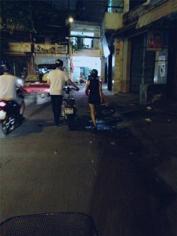 Tuy nhiên, vẫn có nhiều cô gái cũng biết chia sẻ khó khăn với bạn trai. Họ chấp nhận đi cùng anh ta để giải quyết vấn đề.