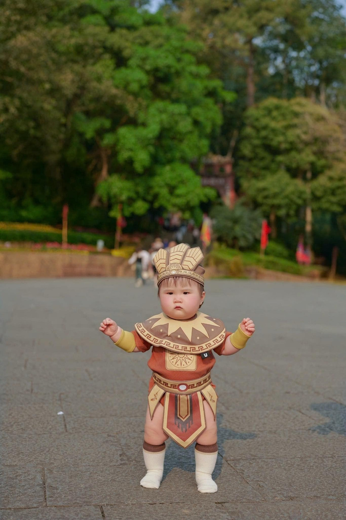 Điều bất ngờ là sau khi chia sẻ những bức ảnh này lên mạng, loạt hình ảnh của bé Dâu đã nhanh chóng trở nên viral, thu hút sự chú ý của cộng đồng mạng.