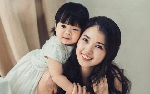 Từng khía cạnh của Quản trị Kinh doanh như Quản trị Nhân sự, Quản trị Marketing, Quản trị Tài chính, Quản trị Vận hành, Tư duy phản biện,… không chỉ đặt ở vị trí của người điều hành từ trên nhìn xuống, mà còn đặt vào đôi tay các bạn cơ hội trải nghiệm vị trí chuyên viên trong từng lĩnh vực. Tất cả những trải nghiệm như du học, doanh nghiệp đều bồi đắp và làm giàu thêm kiến thức, kinh nghiệm chuyên môn về quản trị". Nữ giảng viên Ngoại thương chia sẻ thêm.