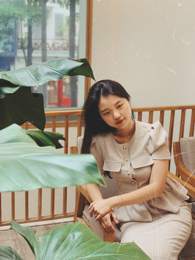 Ánh Thơ chia sẻ: "Bốn năm trên giảng đường Đại học cho mình nhiều kỷ niệm với con người FTU. Hồi xưa, là lớn lên và trưởng thành cùng bè bạn dưới sự bảo ban của các thầy cô giáo...