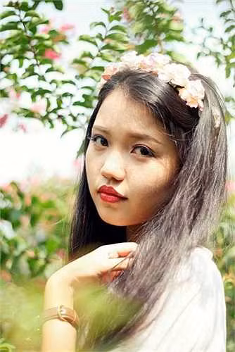 Hiện tại, Ánh Thơ đã lập gia đình và có em bé gần 3 tuổi. Để cân bằng giữa công việc và gia đình, cô giáo luôn cố gắng "giờ nào việc nấy", tập trung hoàn thành từng công việc. Khi chăm con, cô cố gắng không chỉ xuất hiện mà còn đặt toàn bộ tâm trí vào bé để tạo được môi trường giáo dục tốt nhất.