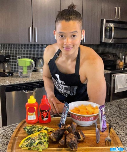 Trí Thịt Bòa chủ tài khoản TikTok "Tri Phan" tên thật là Phan Đình Trí, sinh năm 1997.