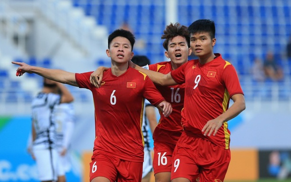 V-League tro lai, co hoi nao cho cau thu lua U23 Viet Nam?-Hinh-2