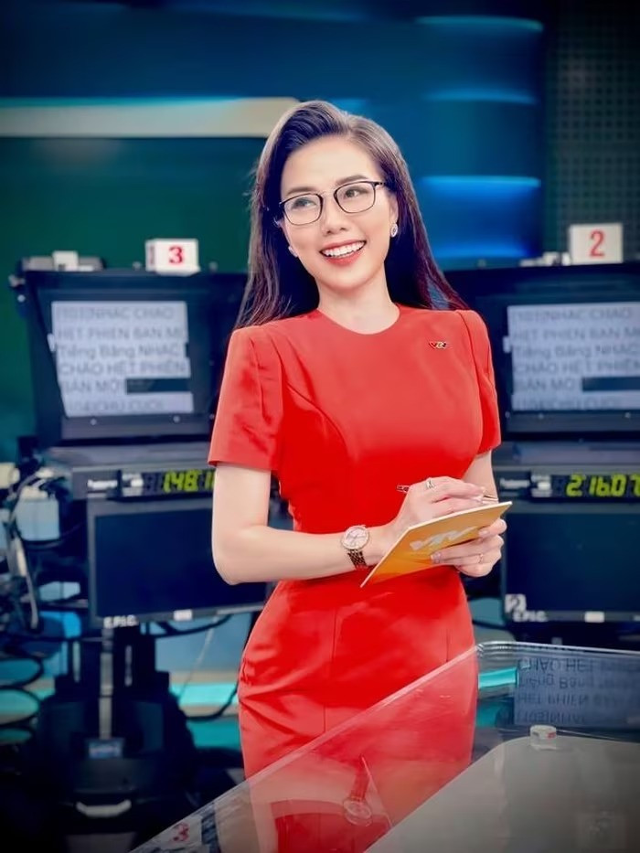 Cách đây không lâu Lan Anh từng chia sẻ: "Chào buổi sáng lên sóng vào thời điểm sáng sớm lúc khán giả mới ngủ dậy, nên cần tạo sự gần gũi, thân thiện để thông tin có thể dễ tiếp cận khán giả hơn. Bí quyết của nữ BTV dẫn thời sự chính luận là luôn thả lỏng cơ mặt, nhẹ nhàng như đang trò chuyện với khán giả, hơn là cung cấp thông tin một chiều...