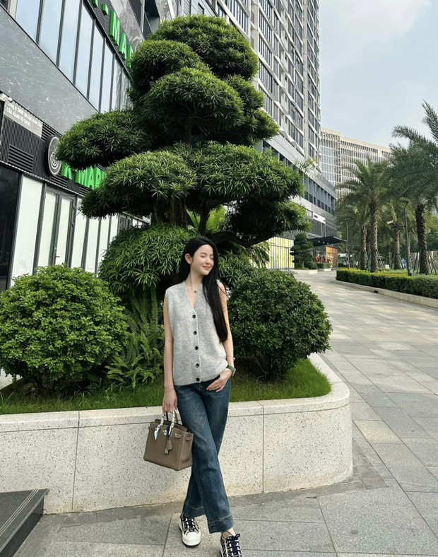 Chu Thanh Huyền và Quang Hải đã có hơn 2 năm hẹn hò, sau không ít những sóng gió cặp đôi này đến nay vẫn tình cảm mặn nồng.