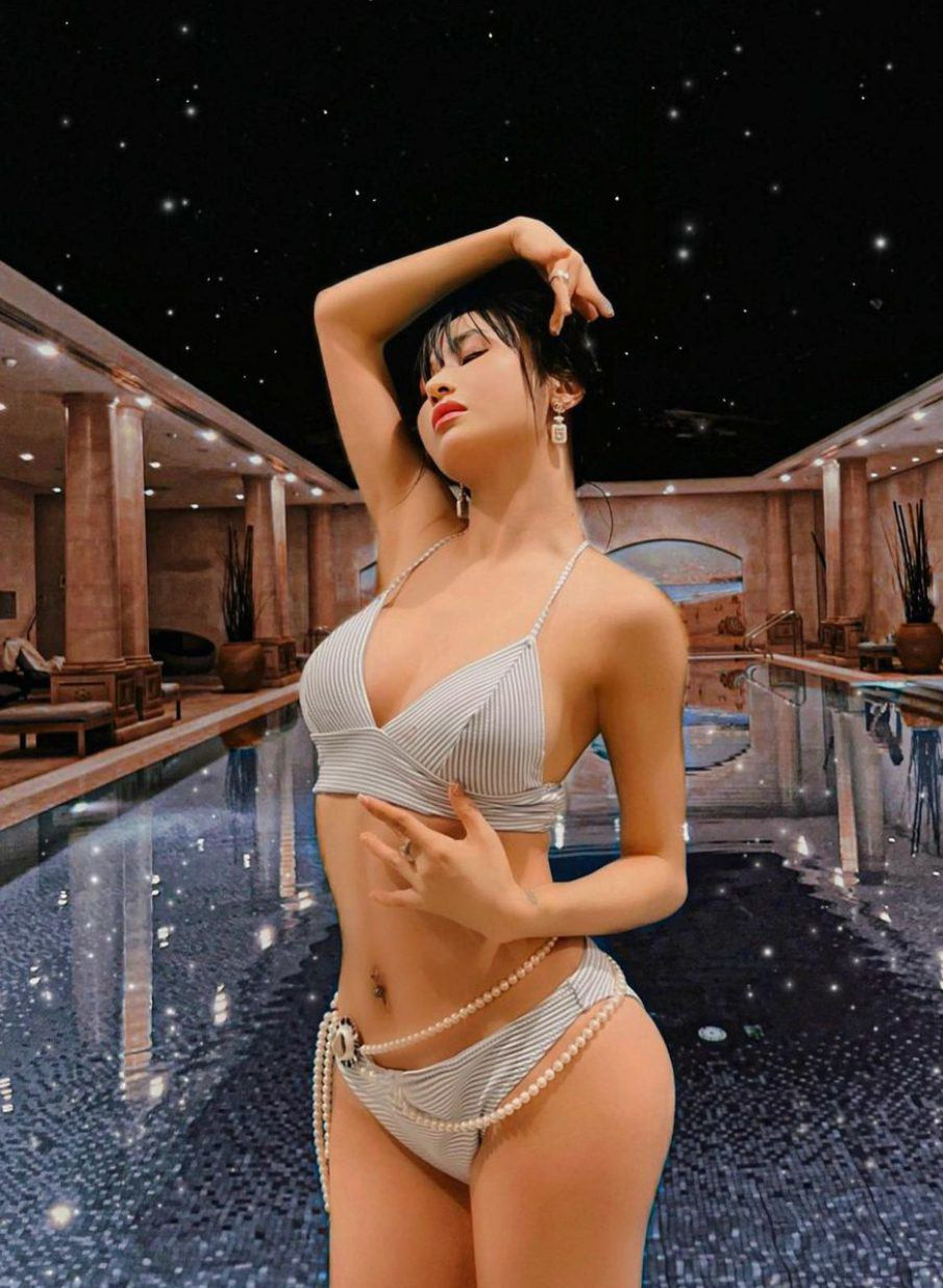 Không sở hữu chiều cao khủng nhưng tỷ lệ cơ thể đẹp, làn da trắng là cách giúp Mina Phạm hoàn toàn mặc đẹp những gì mình yêu thích.