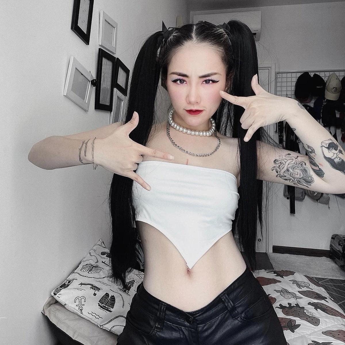 Chuyện dũng cảm khoe ảnh cam thường của Du Uyên cũng đáng nhận được một tràng pháo tay bởi với nhiều cô gái, họ giấu nhẹm những bức ảnh không filter của mình.