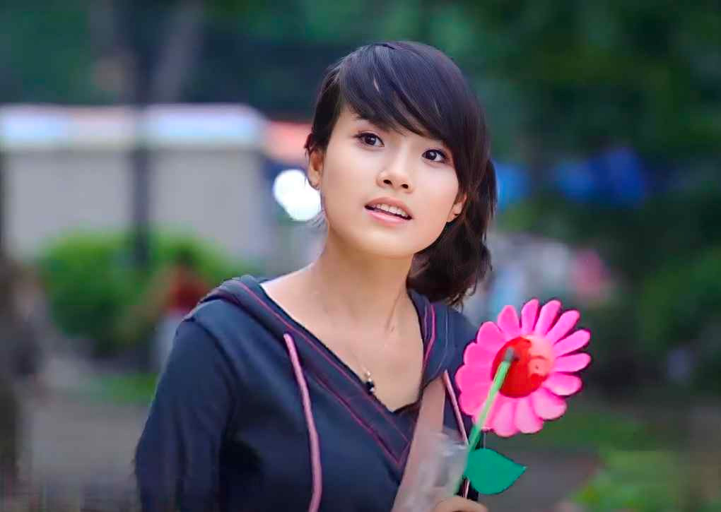 Cũng chính bởi độ thành công của vai diễn Linh Cute mà sau bộ phim, Chi Hoa trở thành một trong số những hot girl đời đầu được giới trẻ Hà Thành yêu thích.