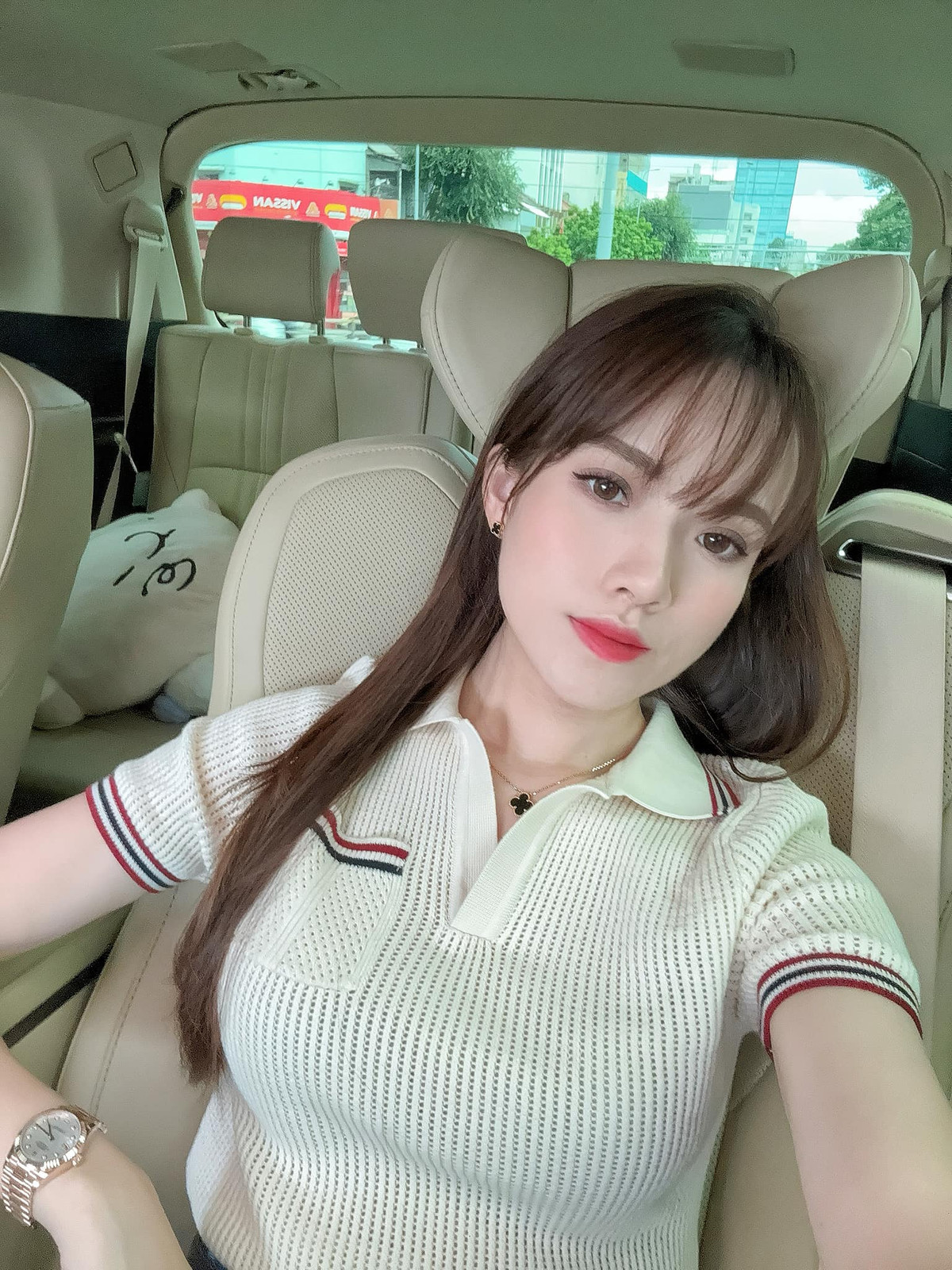 Tuy nhiên so với dàn diễn viên trong phim, Chi Hoa lại có phần chững lại, không tiếp tục phát triển theo đuổi con đường nghệ thuật. Cô lựa chọn ở ẩn một thời gian, thích cuộc sống không ồn ào.