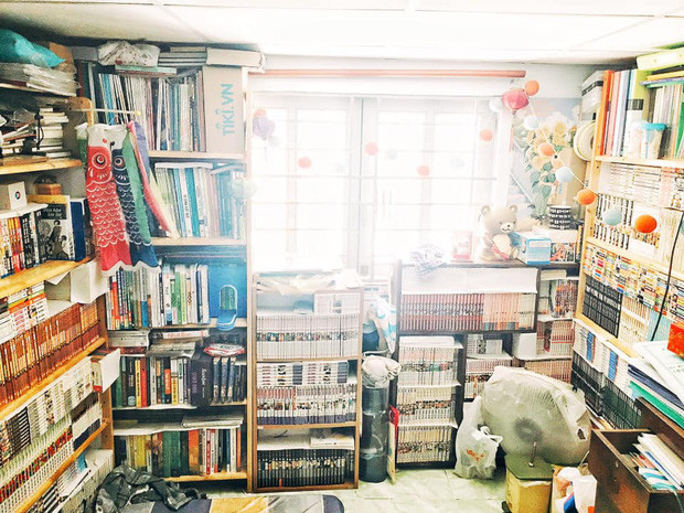 Cách đây chưa lâu, chàng trai có tên Kim Nguyen, 25 tuổi, hiện đang sinh sống và làm việc tại Sài Gòn cũng khoe kho tàng lưu trữ những cuốn truyện tranh của mình.