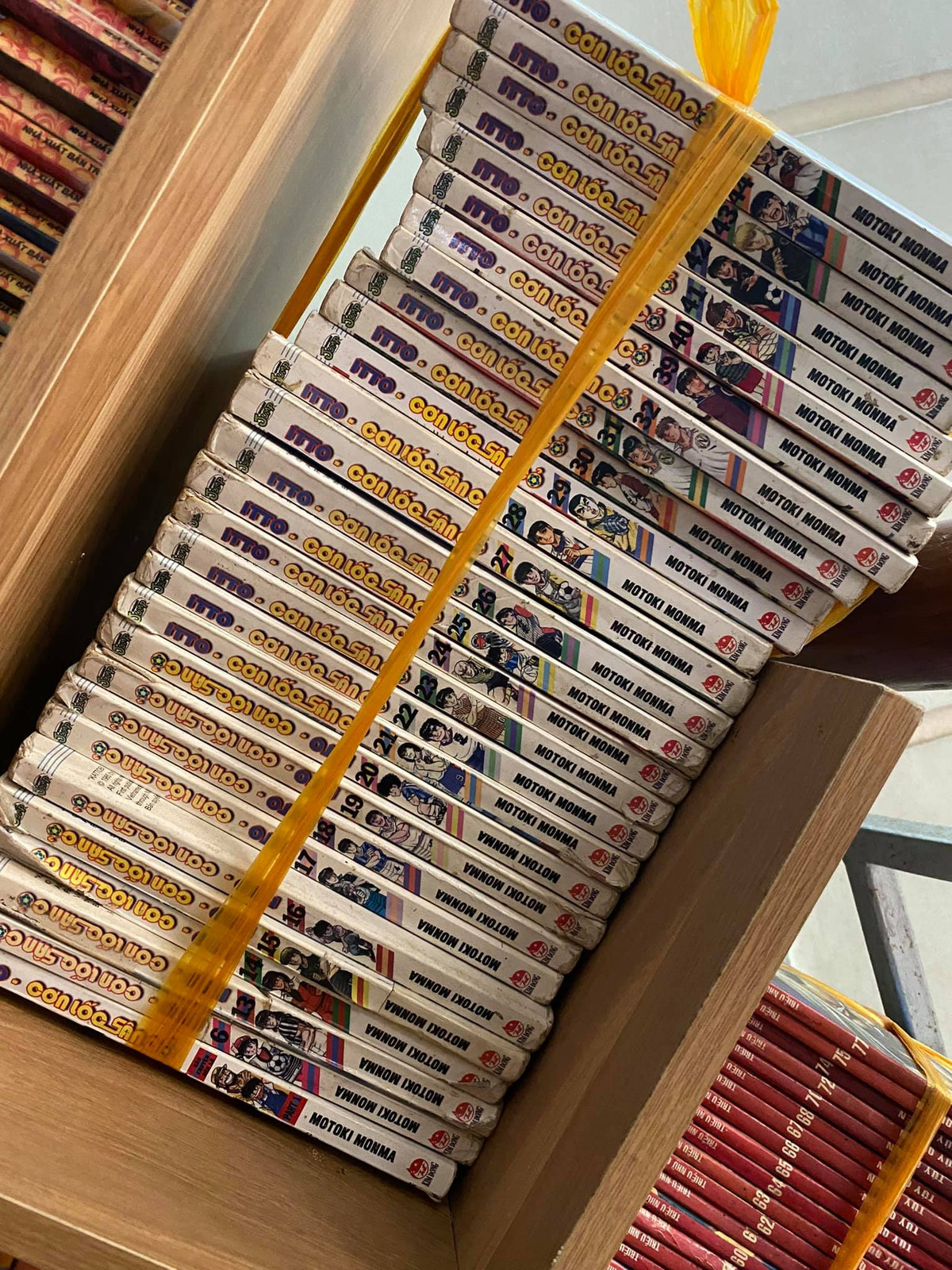 Dù số lượng truyện tranh có được khá nhiều nhưng có thể nhận thấy, góc hoài niệm của Thanh Pham lộn xộn, bừa bộn.