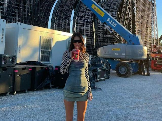 Thân hình hoàn hảo của Kendall luôn được phô trương khi diện item này.