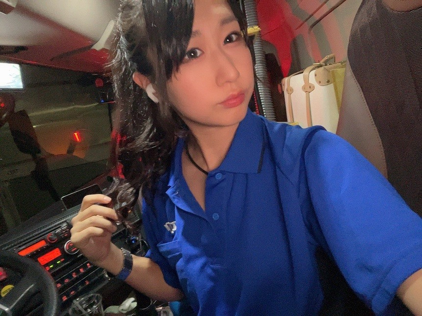 Sau khi tốt nghiệp, Kana từng theo học trường dạy nghề làm đẹp, nhưng nhanh chóng nhận ra môi trường làm việc phức tạp không phù hợp với mình. Cô cảm thấy mình hợp với những công việc tay chân và mang lại sự tự do, độc lập.