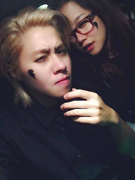 Nếu tìm vào trang cá nhân của An Nguy, không thiếu những khoảnh khắc nữ vlogger mặn nồng bên người tình đồng tính của mình.