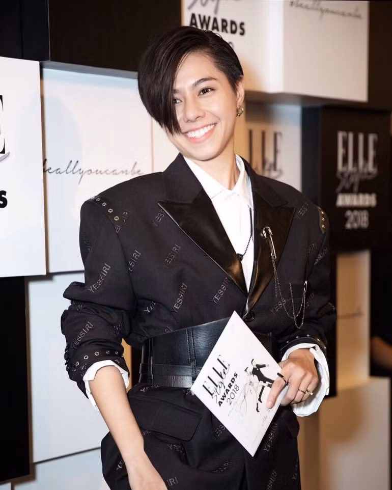 Với bức ảnh mới nhất khi An Nguy khoe mình mang thai bên cạnh Alex, nhiều người ngầm hiểu rằng, cặp đôi này đã chính thức công khai mối quan hệ.