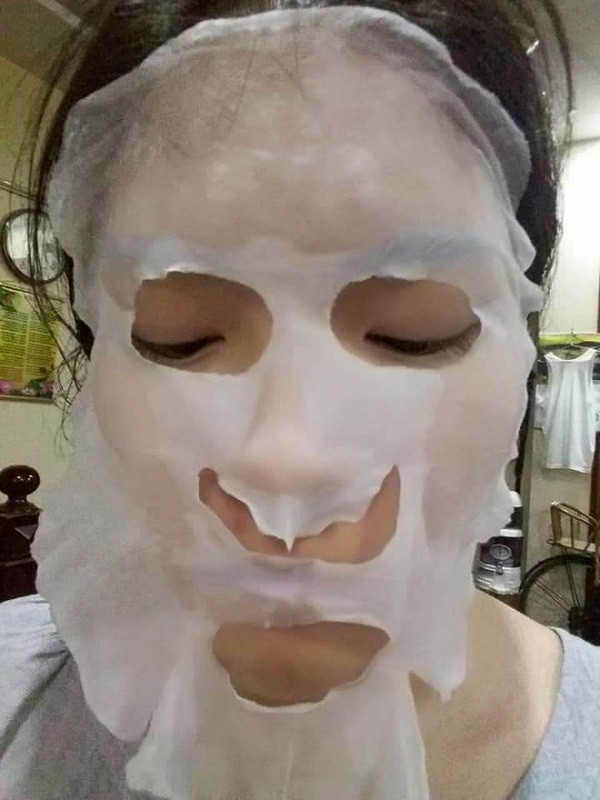 Thế nhưng chuyện phụ nữ đắp mặt nạ đã không ít lần khiến các cánh mày râu "hú hồn hú vía".