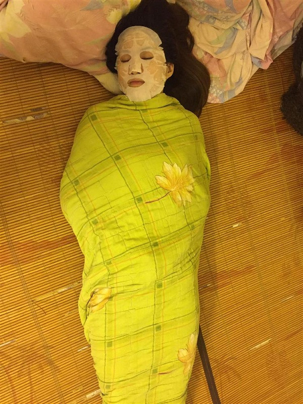 Trong tất cả các cách làm đẹp thì đắp mặt nạ có thể coi là phương pháp đơn giản, dễ dàng, tiết kiệm nhất nên được nhiều chị em phụ nữ lựa chọn.